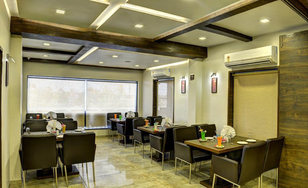 Hotel Aaram Orchard Ahmedabad Eksteriør bilde