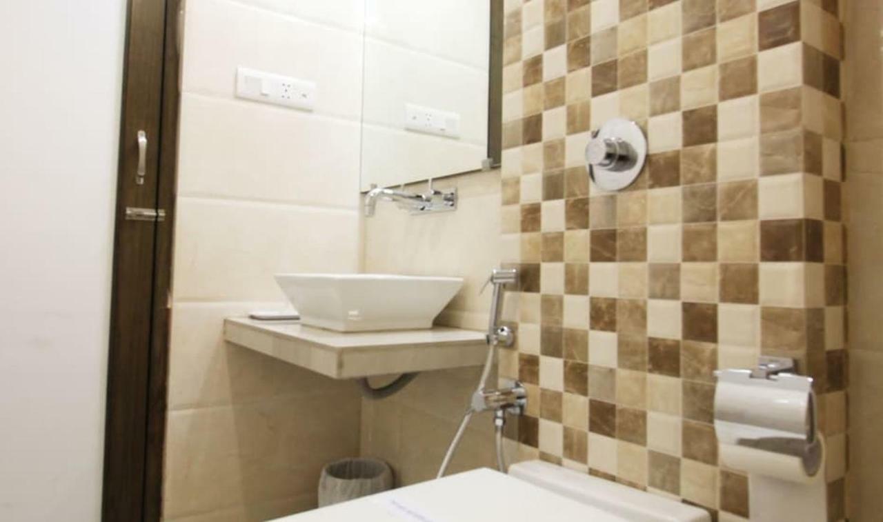 Hotel Aaram Orchard Ahmedabad Eksteriør bilde