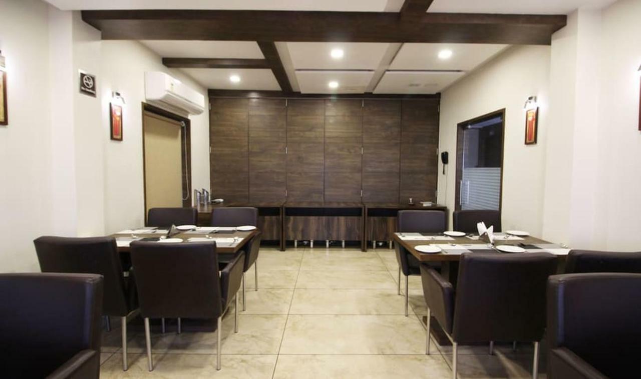Hotel Aaram Orchard Ahmedabad Eksteriør bilde