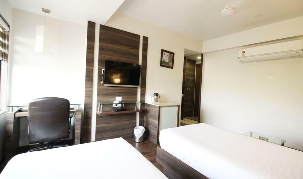 Hotel Aaram Orchard Ahmedabad Eksteriør bilde
